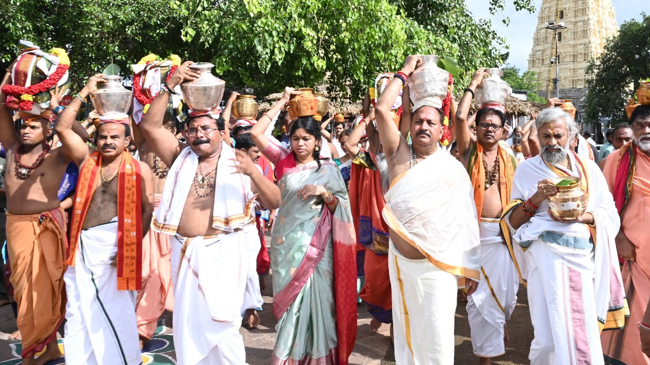 Srisailam | శ్రీశైలంలో శాస్త్రోక్తంగా సహస్ర ఘటాభిషేకం