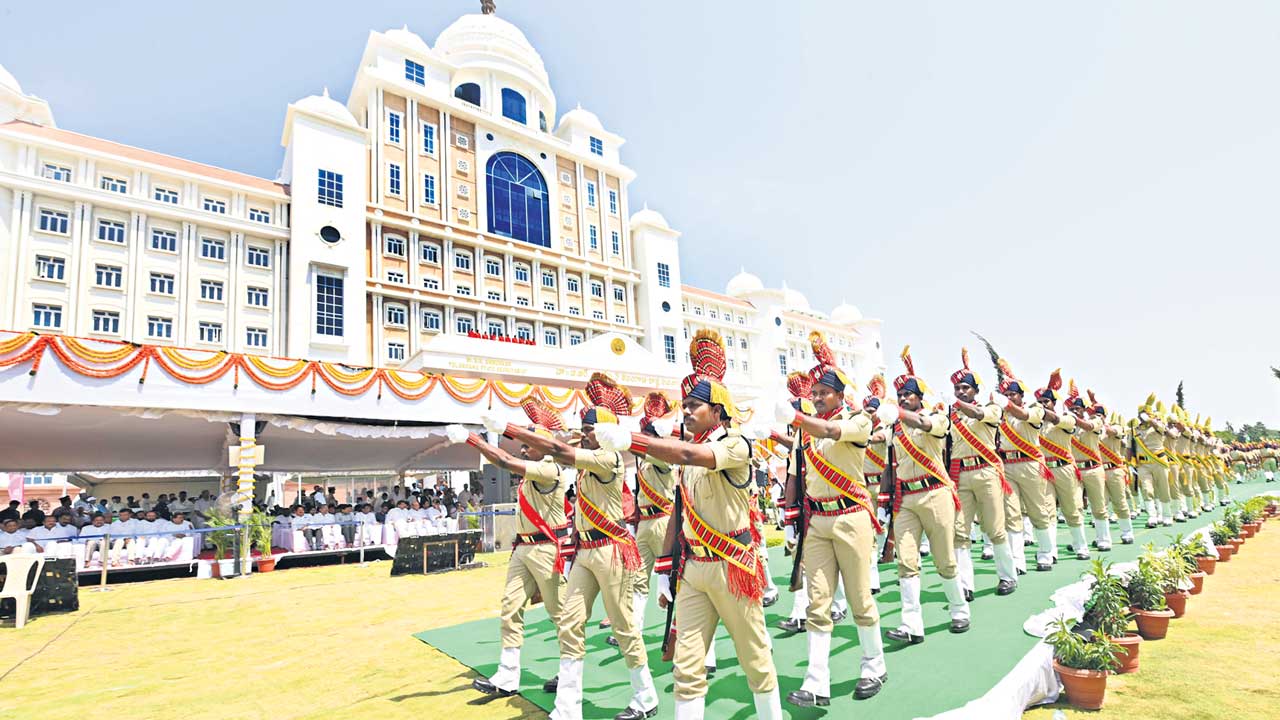 నిరాఘాటంగా ఉజ్వల ప్రస్థానం