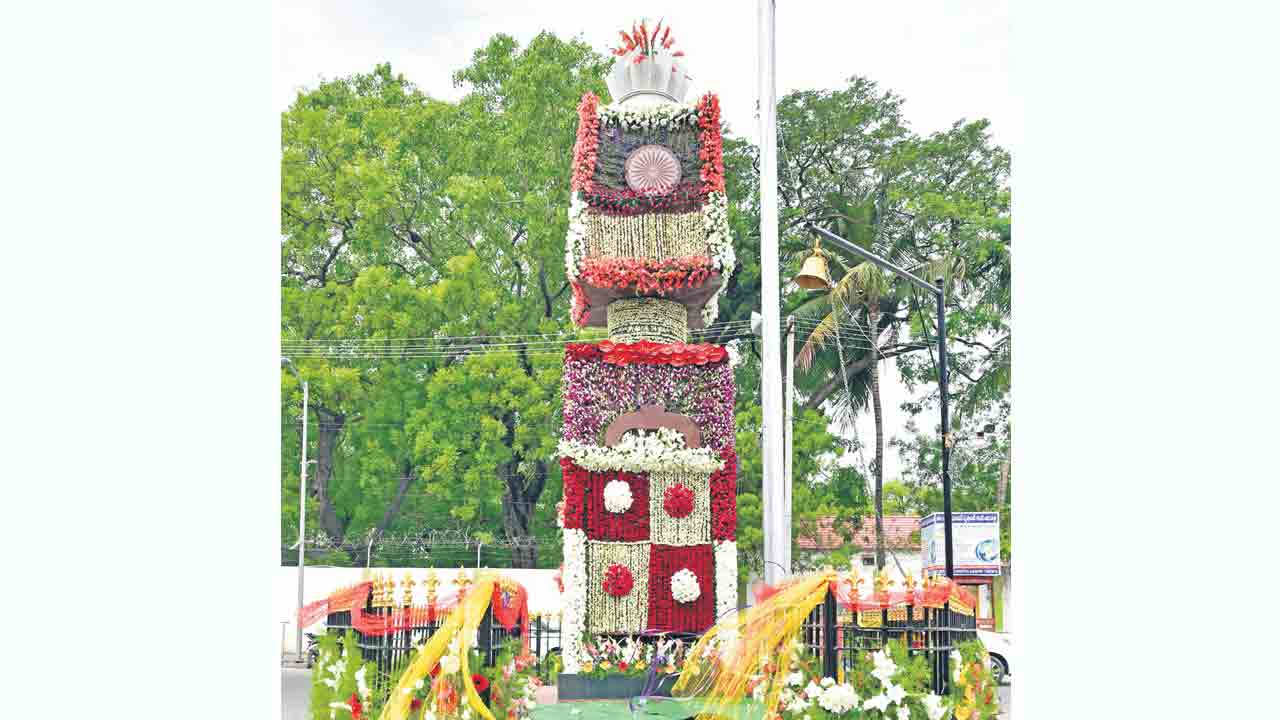 త్యాగధనులకుe వందనం