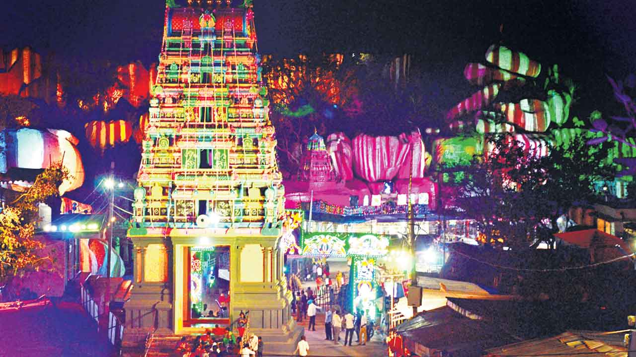 ఆధ్యాత్మిక వైభవం.. నేడు ఆధ్యాత్మిక దినోత్సవం