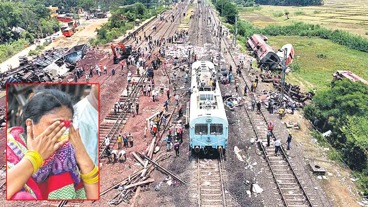 Indian Railway |  నిధులున్నా ఖర్చు సున్నా.. ప్రయాణికుల భద్రతను గాలికి వదిలేసిన రైల్వేశాఖ