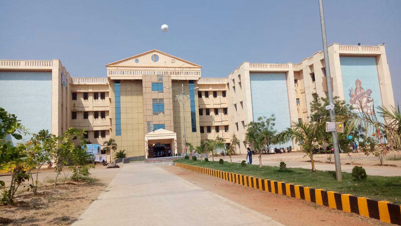 ట్రిపుల్‌ ఐటీ పిలుస్తోంది..