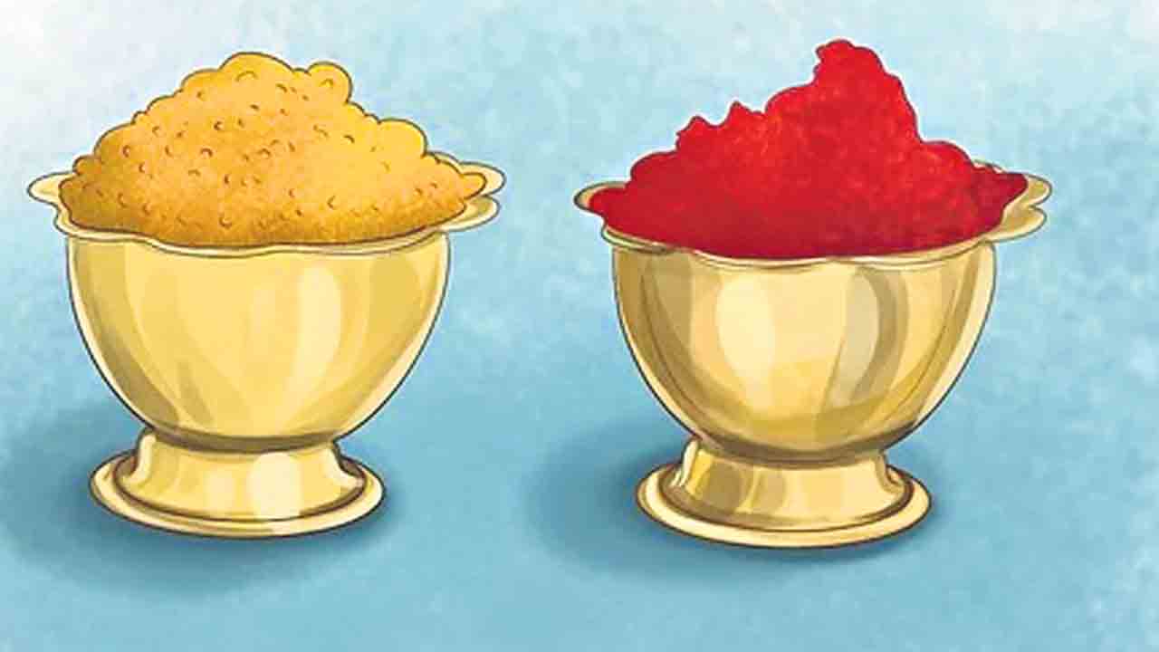 పూజ చేస్తుండగా పసుపు, కుంకుమలు చేజారితే అరిష్టమా?