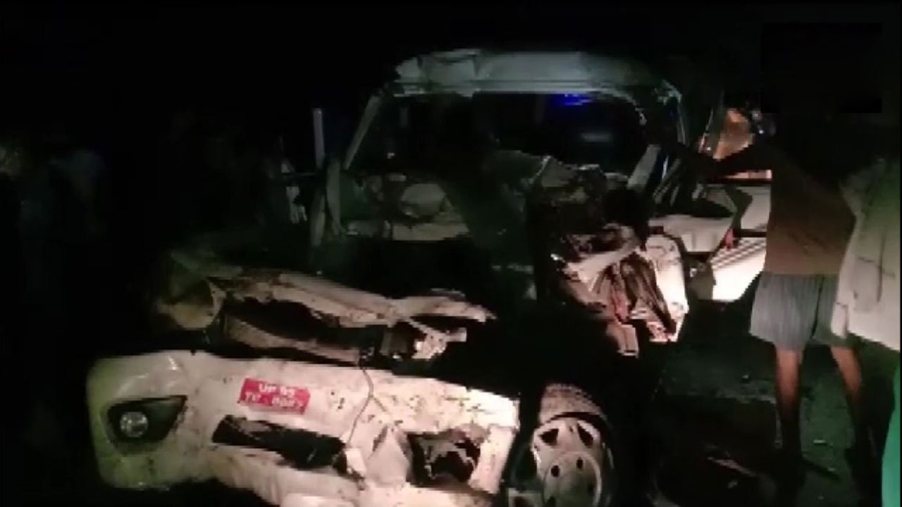 Uttar Pradesh | యూపీ ఘోర ప్రమాదం.. ఆగి ఉన్న లారీని ఢీకొట్టిన కారు.. ఏడుగురు దుర్మరణం