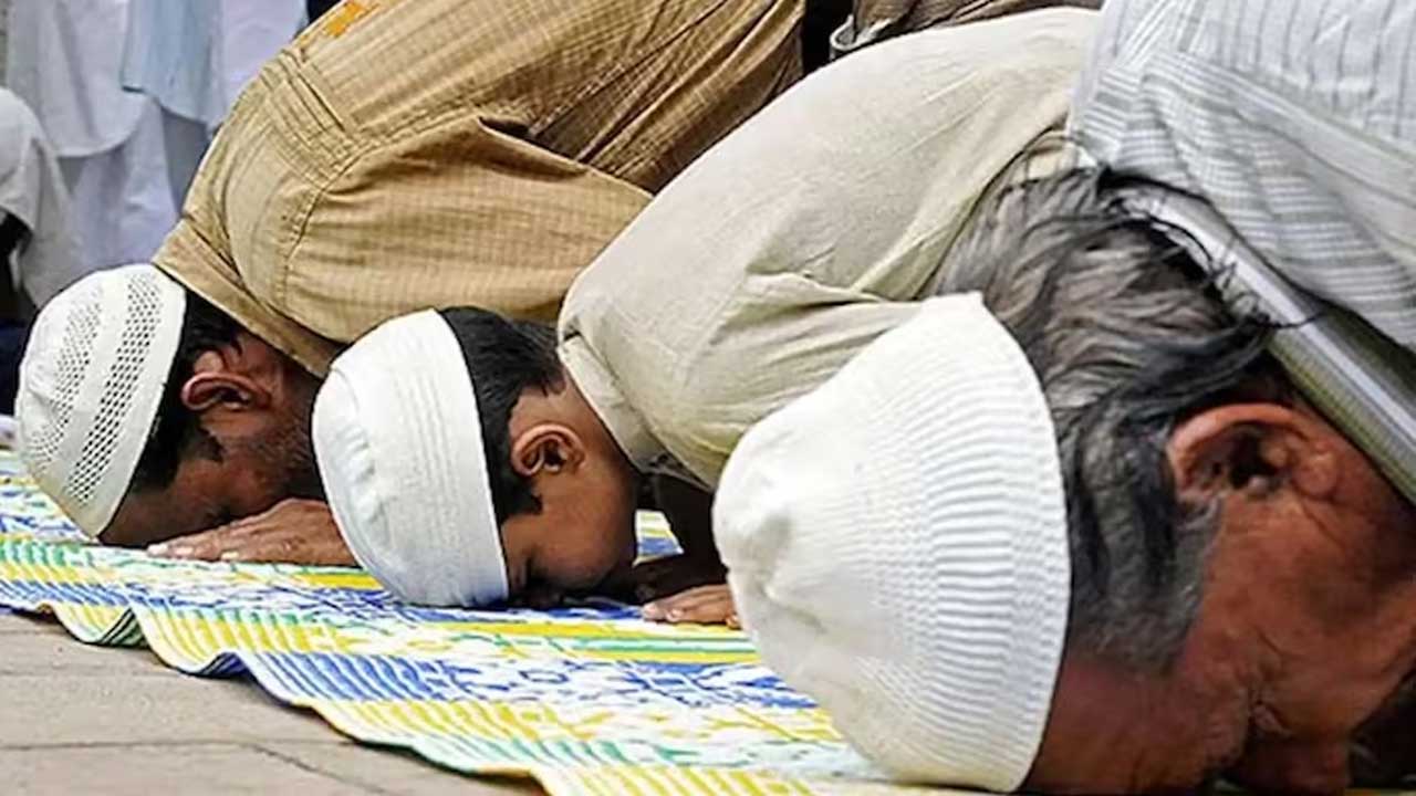 Namaaz | గుడిలో నమాజ్‌ చేసిన వ్యక్తి.. అరెస్టు చేసిన పోలీసులు