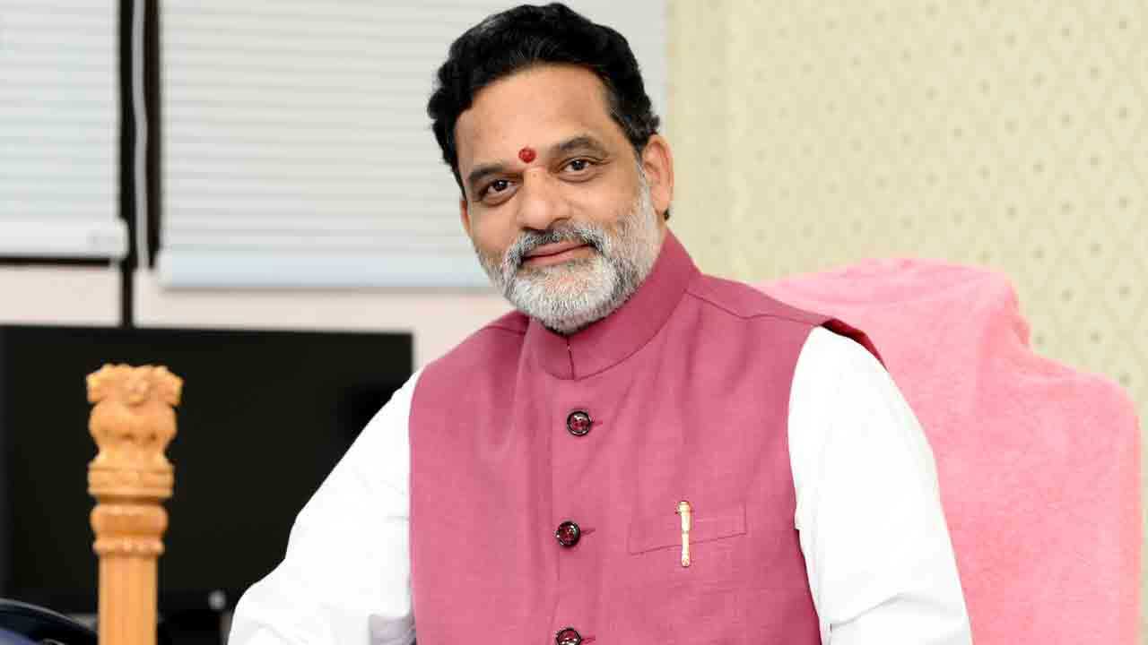 Vakulabharanam Krishna Mohan rao | ఉద్యమ సారధి కేసీఆర్‌ దార్శనికతతోనే తెలంగాణ అభివృద్ధి: రాష్ట్ర బీసీ కమిషన్‌ చైర్మన్‌ వకుళాభరణం