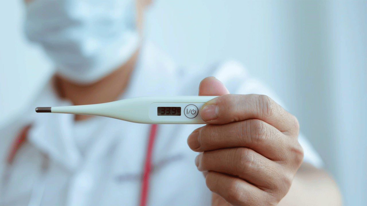 Viral fever | విజృంభిస్తున్న విషజ్వరాలు.. ఒక్కరోజే 13 వేల మంది ఆసుపత్రిలో చేరిక