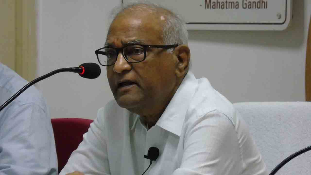 వ్యవసాయ సర్వీసుల మంజూరులో జాప్యం వద్దు