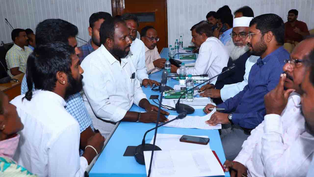 గ్రీవెన్స్‌ వినతులపై సత్వరమే స్పందించాలి