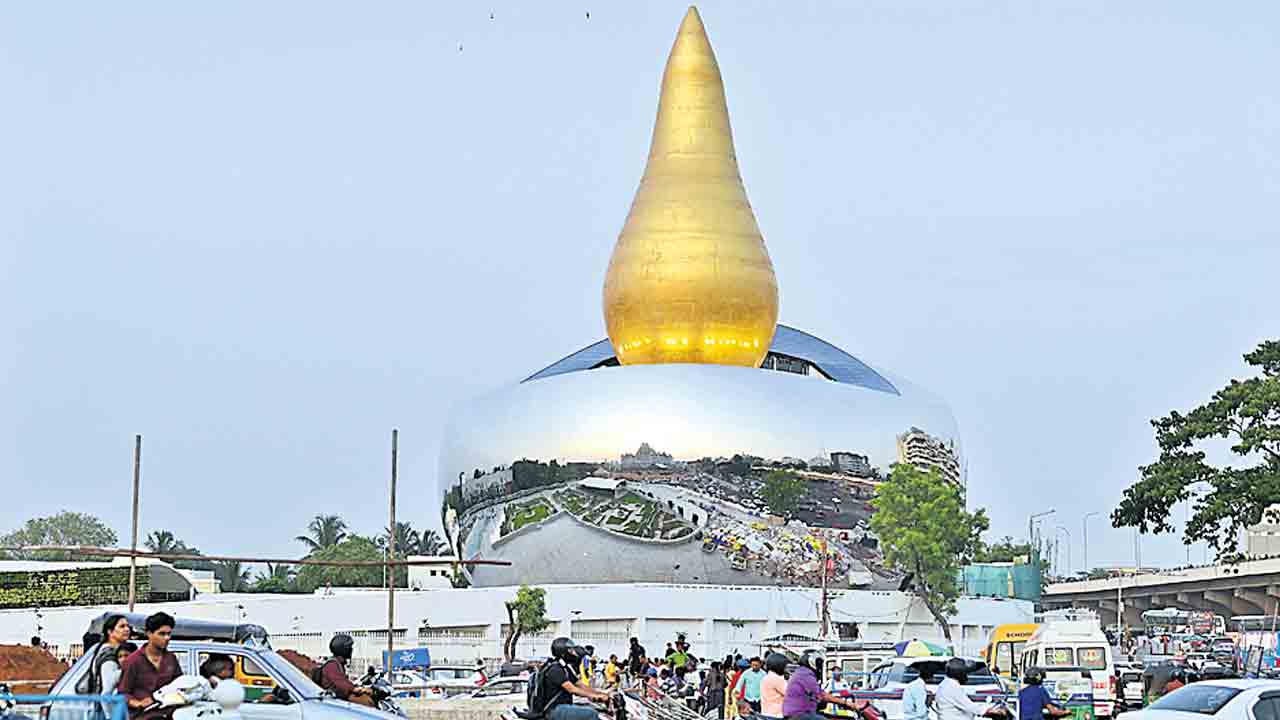 అభివృద్ధితో అమరులకు నివాళి