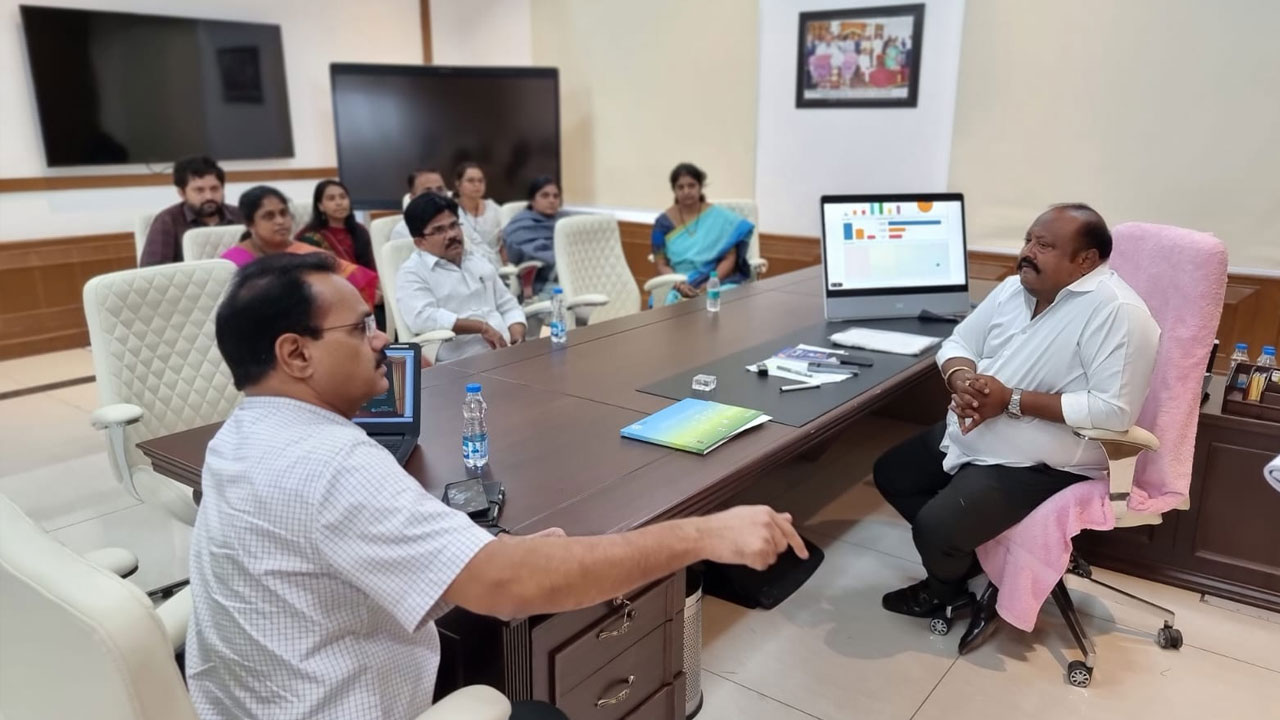 Telangana | 50 వేలు దాటిన బీసీ కులాల రూ. 1 ల‌క్ష ఆర్థిక సాయం ద‌ర‌ఖాస్తులు