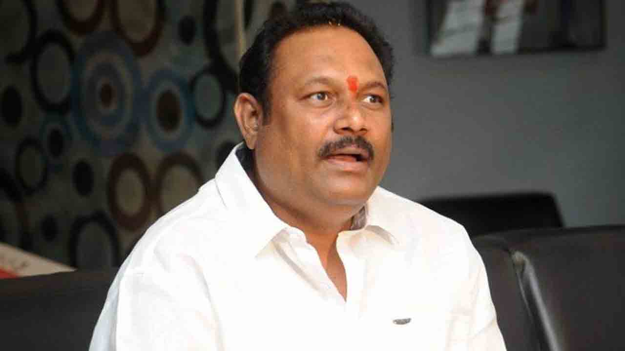 Bellamkonda Suresh | బెల్లంకొండ సురేశ్‌ కారు అద్దాలు ధ్వంసం.. ఖరీదైన మద్యం బాటిళ్లు, నగదు చోరీ