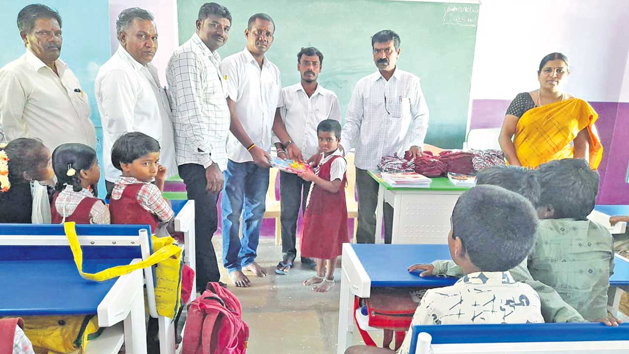 సర్కారు బడుల్లో సకల సౌకర్యాలు