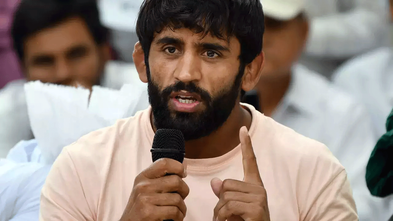 Wrestler Bajrang Puina | 15లోగా చ‌ర్య‌లు చేప‌ట్ట‌కుంటే నిర‌స‌న కొన‌సాగిస్తాం : భ‌జ‌రంగ్ పునియా