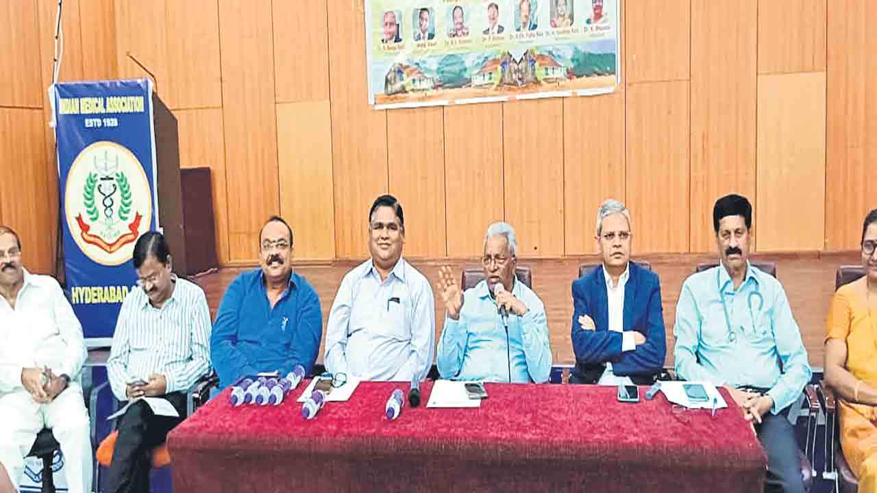 వైద్యుల పల్లె బాట