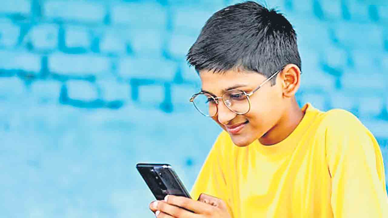 Facebook |  పిల్లలు సోషల్‌ మీడియాలో ఏం చేస్తున్నారో తెలుసుకోవాలనుకుంటున్న పేరెంట్స్‌ కోసం ఫేస్‌బుక్‌ సరికొత్త ఫీచర్‌