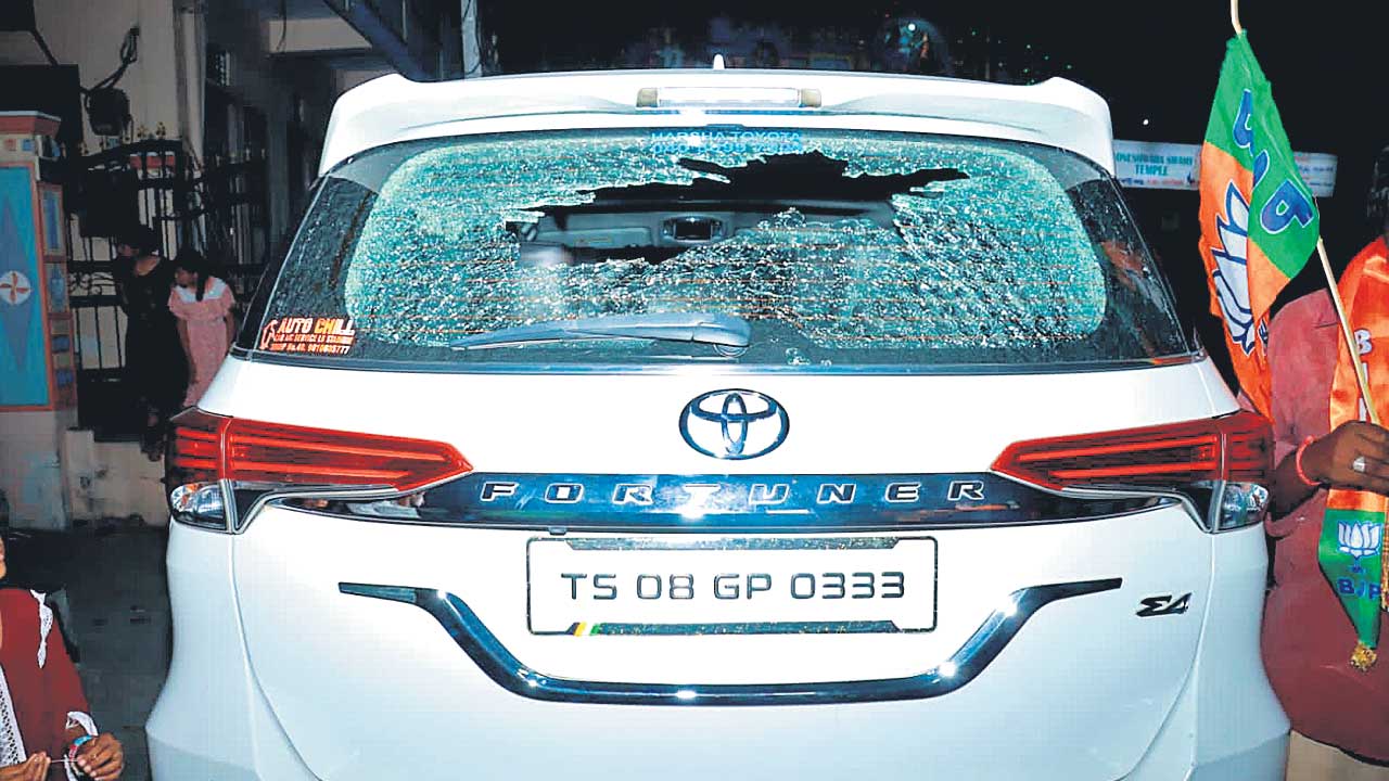 శేరిలింగంపల్లి బీజేపీలో వర్గపోరు