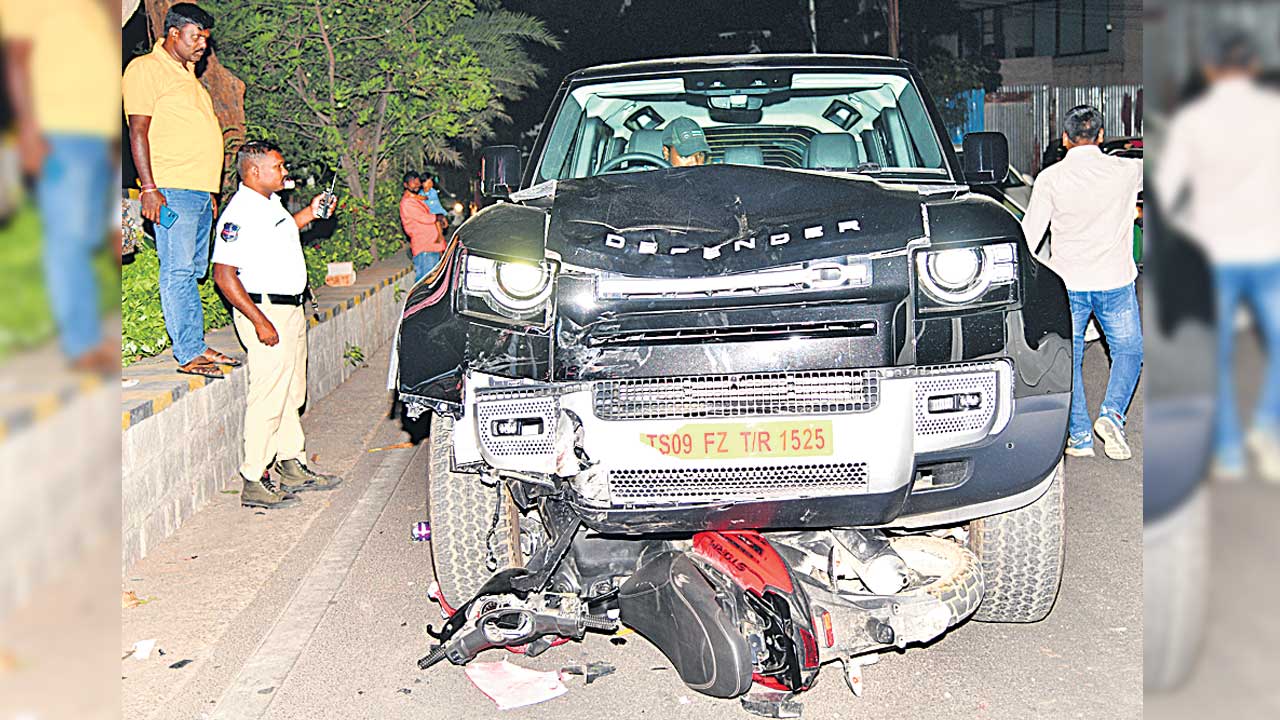 ట్రాఫిక్‌ పోలీసుల భయంతో..