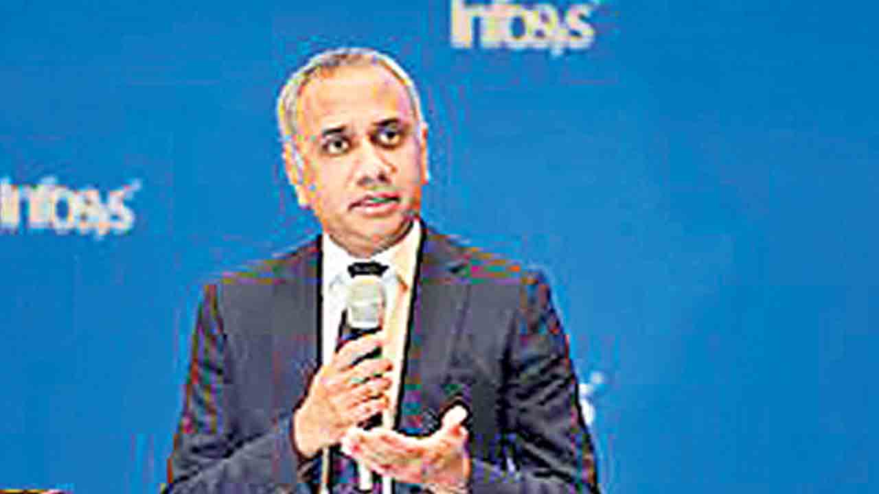 పరేఖ్‌ వేతనం 21 శాతం కట్‌