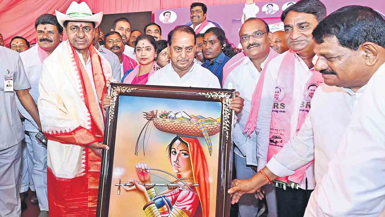 Cm Kcr And Minister Indra R