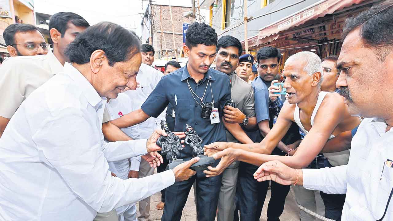 CM KCR |  బీఆర్‌ఎస్‌ ఎవరికీ బీ-టీమ్‌ కాదు.. మాది రైతుల టీమ్‌.. దళితుల టీమ్‌..పీడితుల టీమ్‌: సీఎంకేసీఆర్‌