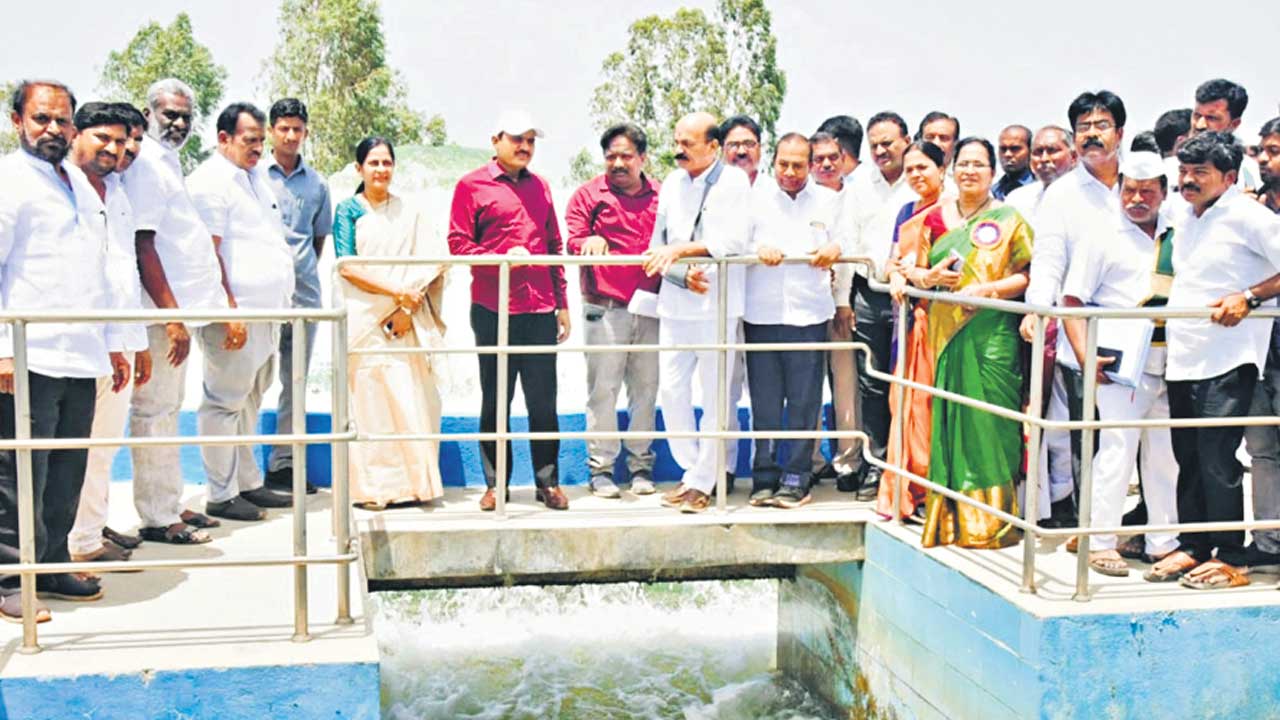 ఇంటింటికీ శుద్ధి నీరు సరఫరా