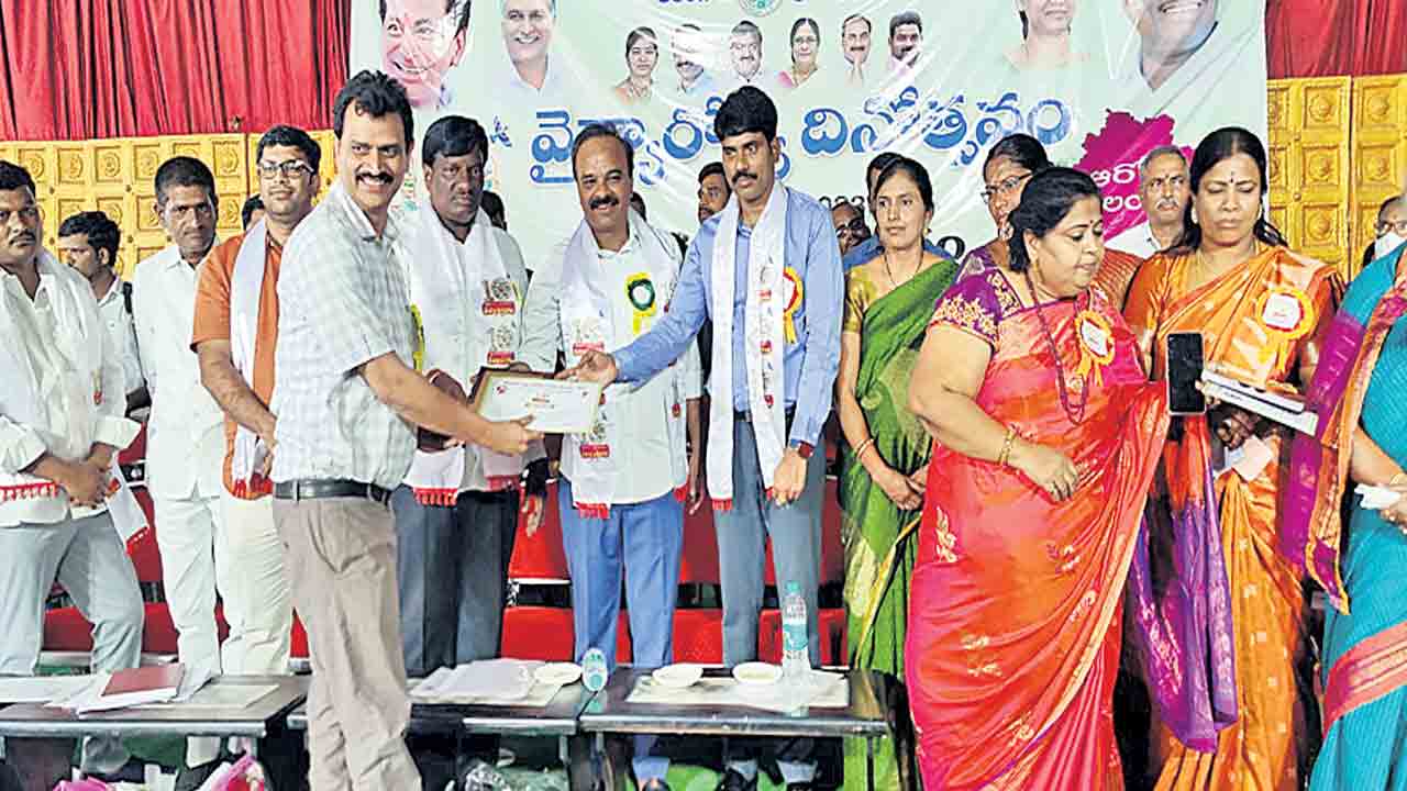 అమ్మకు అండగా.. అందరికీ పండుగ