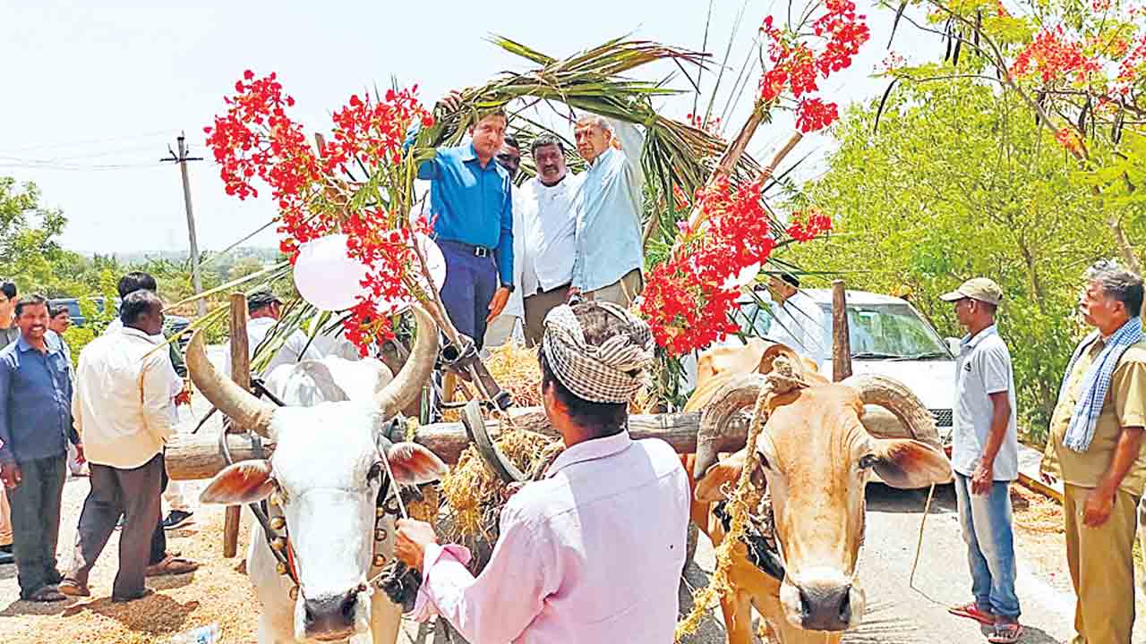 తెలంగాణ ప్రభుత్వం రైతుకు తోడు నీడగా..