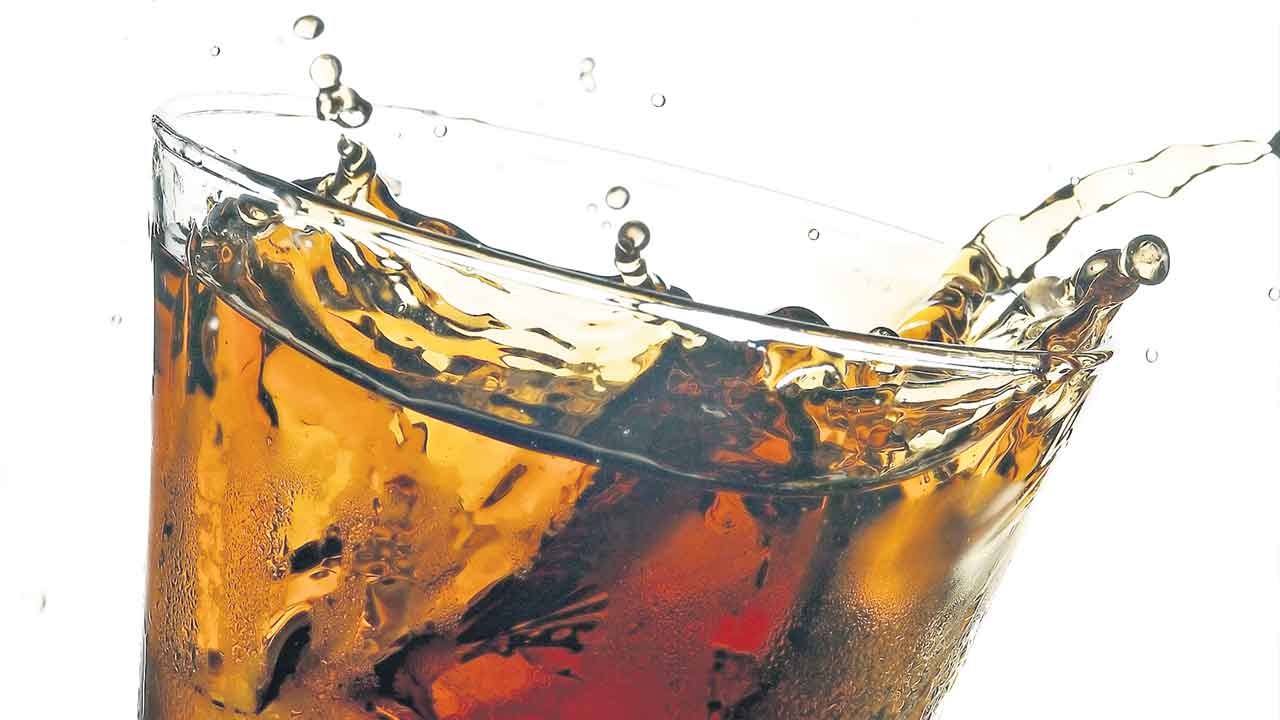 Cooldrinks |  కూల్‌డ్రింక్స్‌ తాగితే క్యాన్సర్‌!