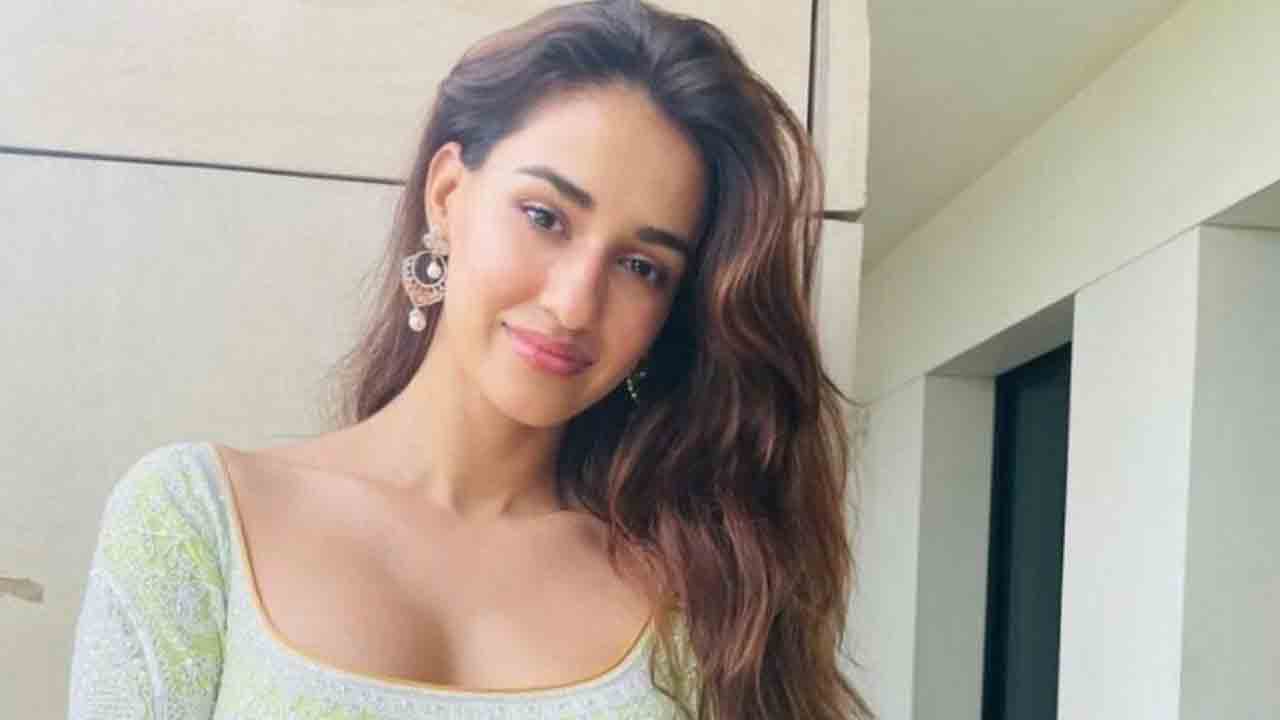 ఎవరికోసం ఎదురుచూపులు..