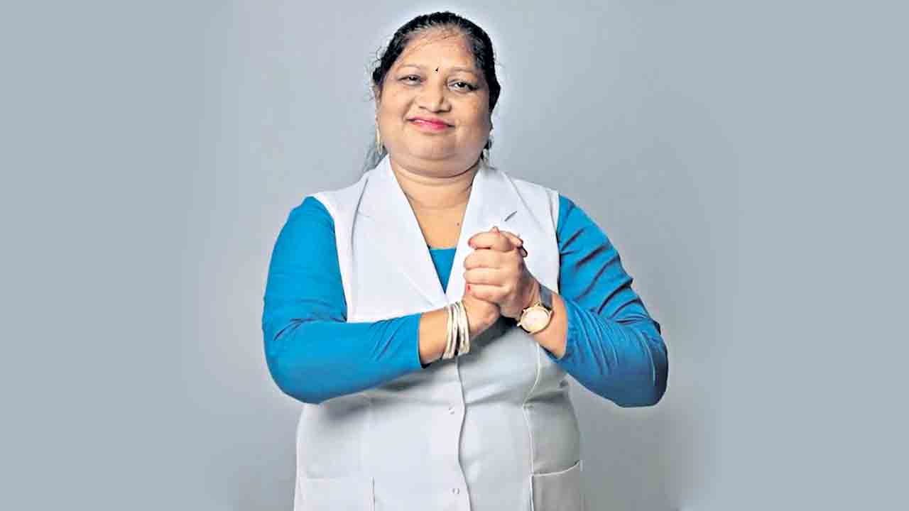 ఆదిమ తెగకు.. అమ్మ