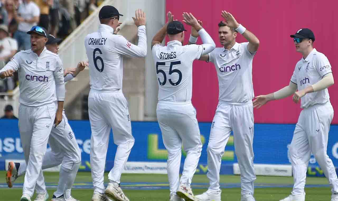 Ashes Series | ఆస్ట్రేలియా ఆలౌట్.. ఇంగ్లండ్‌కు 7 ప‌రుగుల ఆధిక్యం