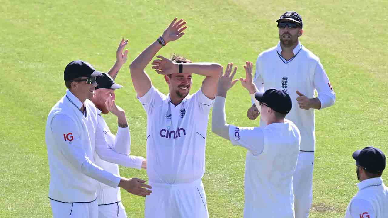 ఇంగ్లండ్‌ ఘన విజయం