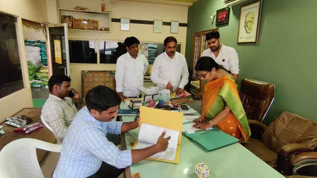 నకిలీ విత్తనాలపై నజర్‌