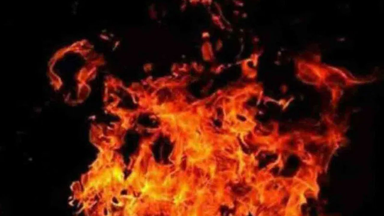 Hyderabad | కూక‌ట్‌ప‌ల్లిలో స్వ‌ల్ప అగ్నిప్ర‌మాదం..