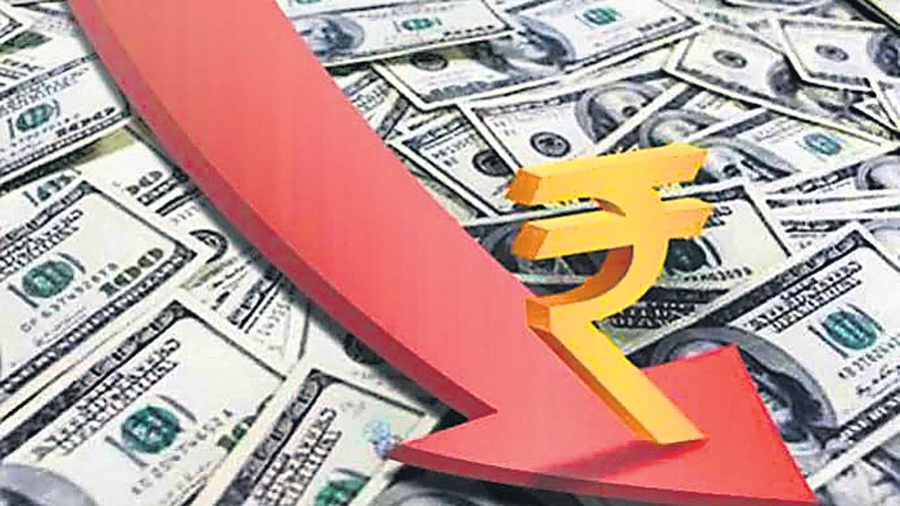 తగ్గిన విదేశీ మారక నిల్వలు