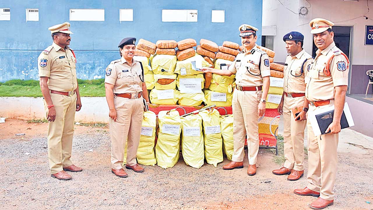 గంజాయి స్మగ్లింగ్‌ ఏపీ టూ మహారాష్ట్ర