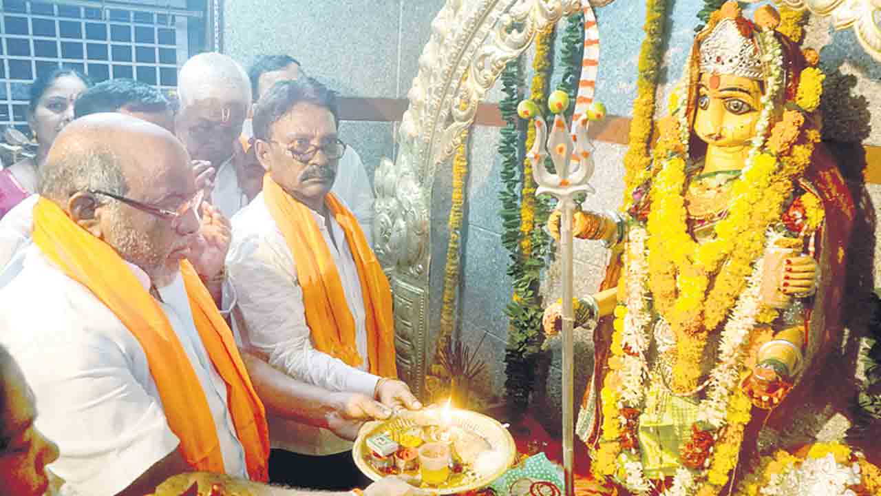 వైభవంగా మారెమ్మ శోభాయాత్ర