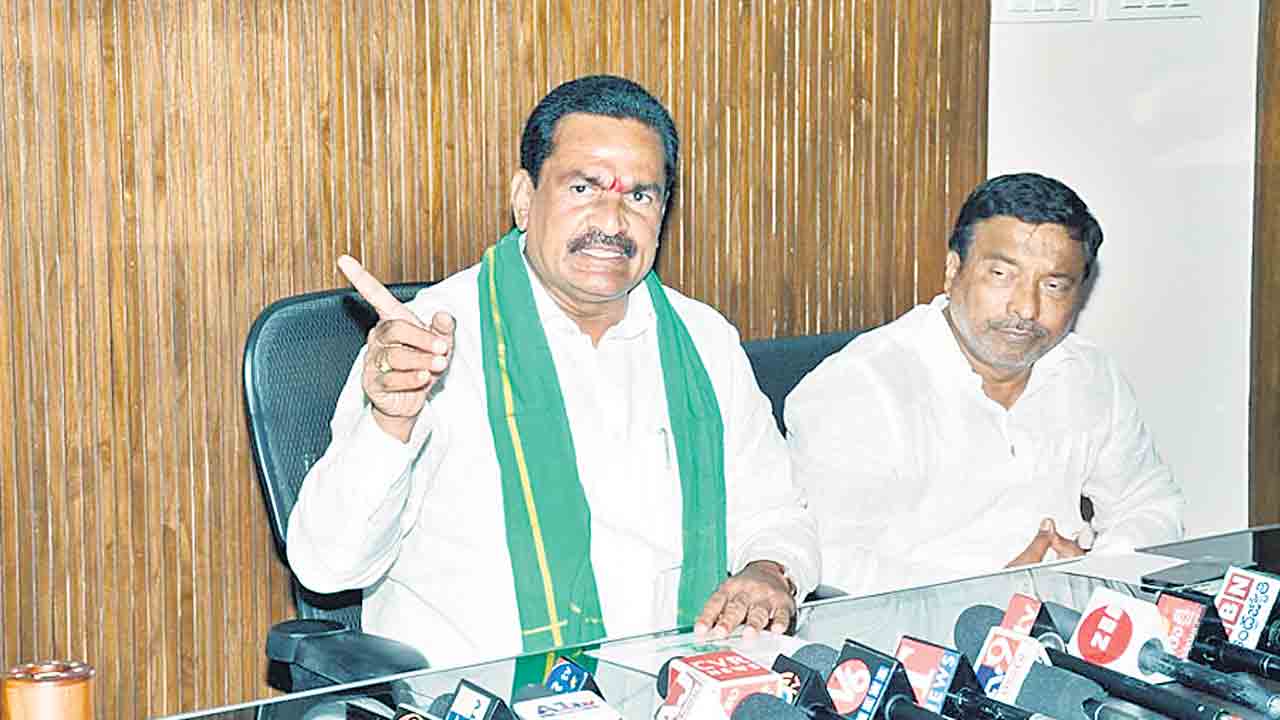 షబ్బీర్‌..తప్పుడు ప్రచారాలు మానుకో..