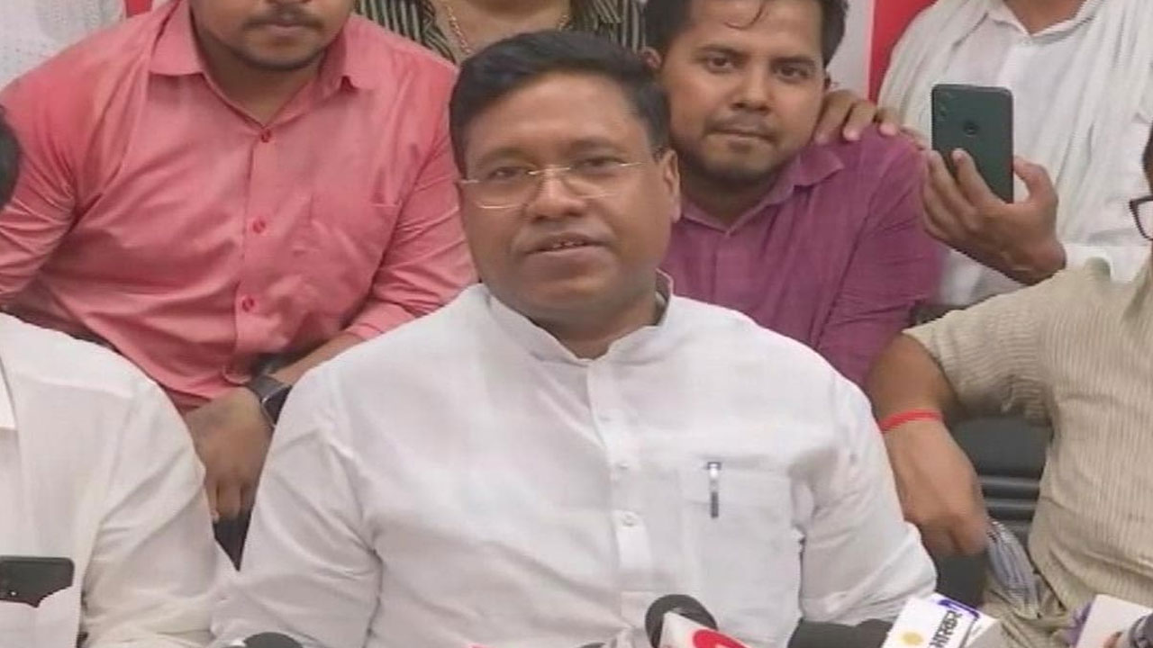 Bihar | బీహార్ ముఖ్య‌మంత్రికి షాక్.. మంత్రి ప‌ద‌వికి సంతోష్ సుమ‌న్ రాజీనామా