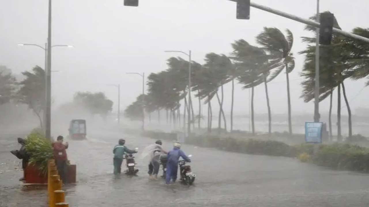 రెండు రోజులు రాష్ట్రంలో వర్షాలు.. రుతుపవనాలకు తోడైన అల్పపీడనం