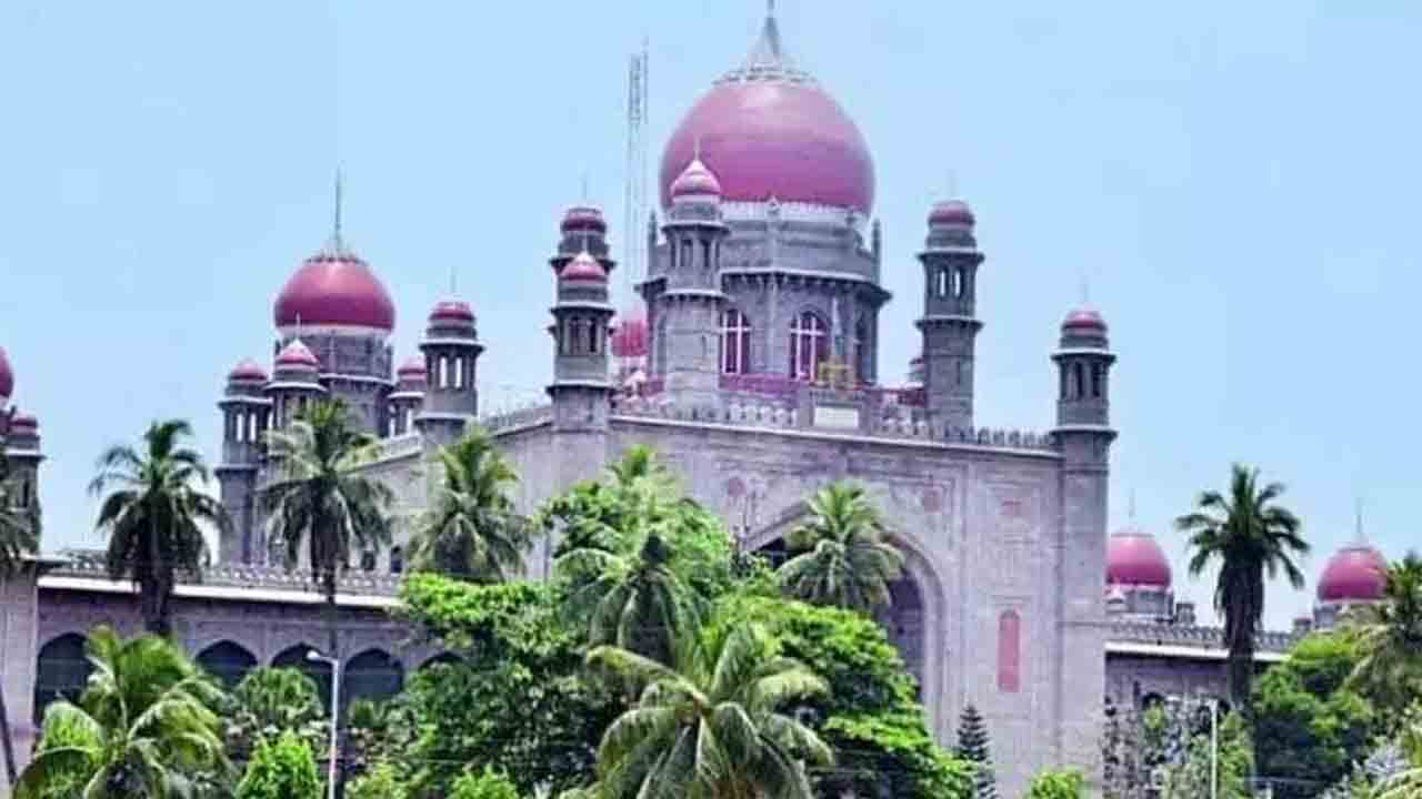 టీచర్ల బదిలీలపై స్టే పొడిగింపు