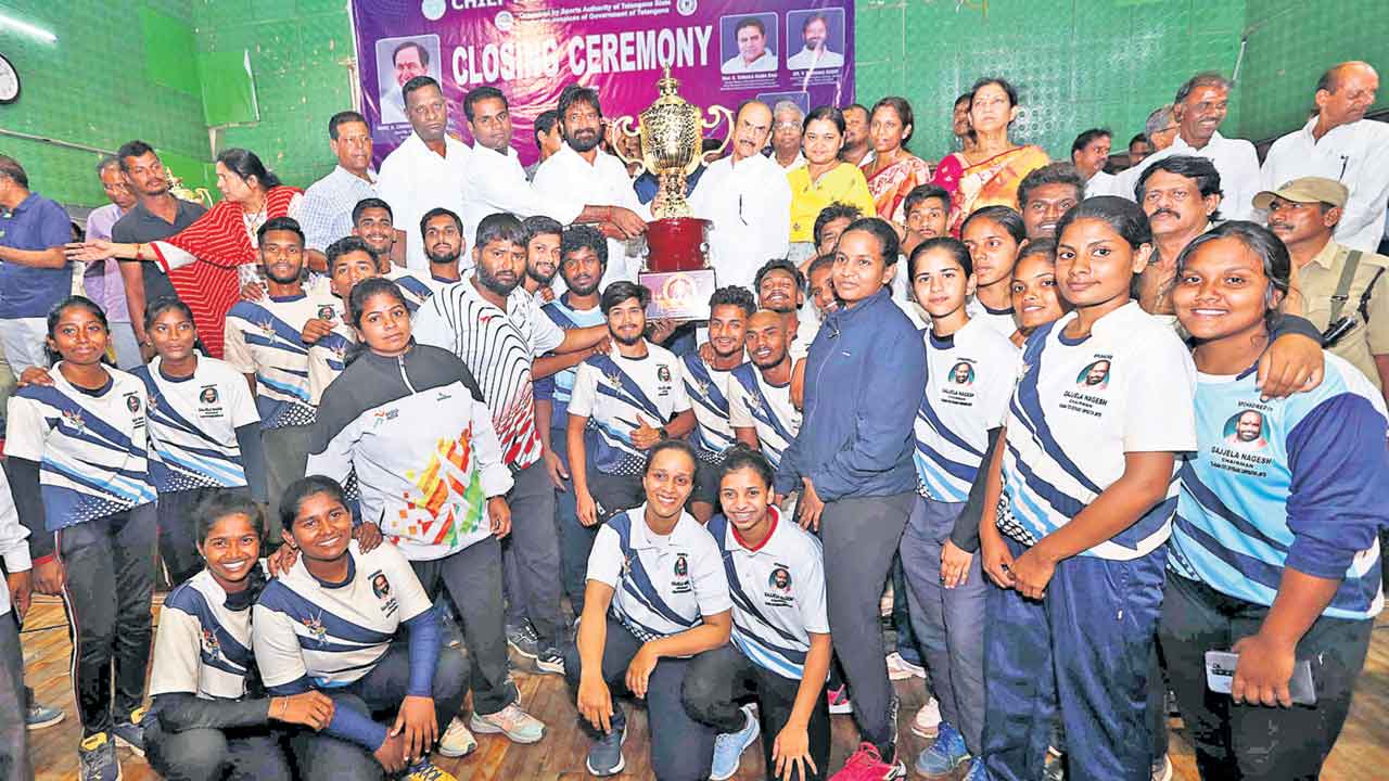 ఓవరాల్‌ చాంప్‌.. హైదరాబాద్‌ పతక విజేతలకు ప్రభుత్వం నగదు ప్రోత్సాహం