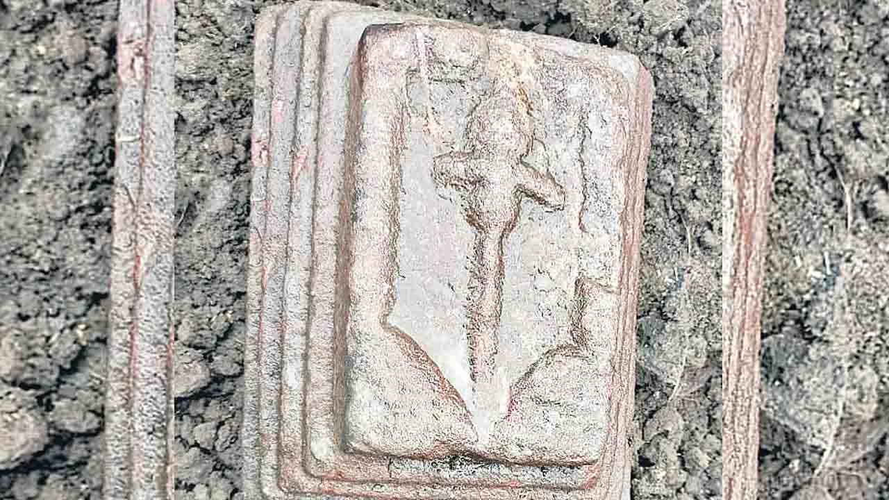 పెద్దంపల్లిలో పురాతన విగ్రహం