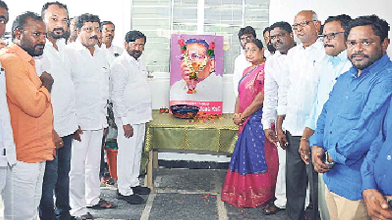 త్యాగధనుడు ప్రొఫెసర్‌ జయశంకర్‌ సార్‌