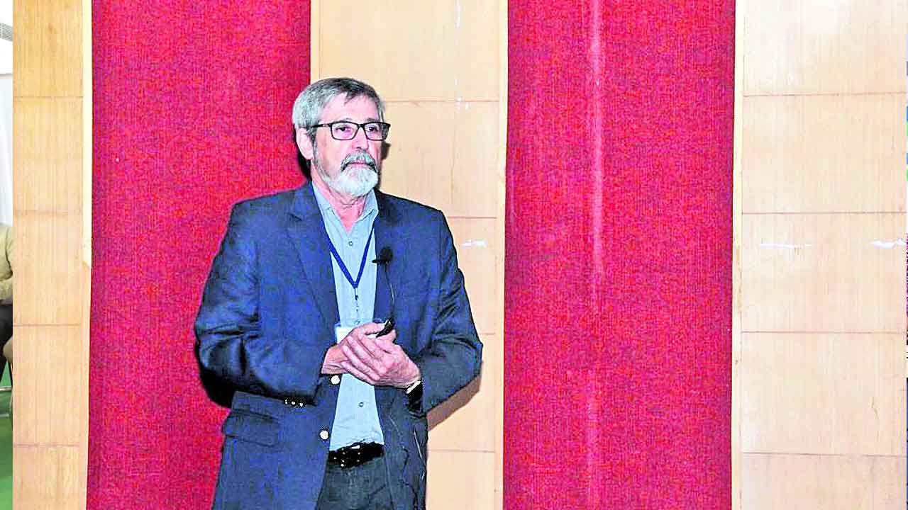 పంటల అభివృద్ధికి బయో టెక్నాలజీ దోహదం