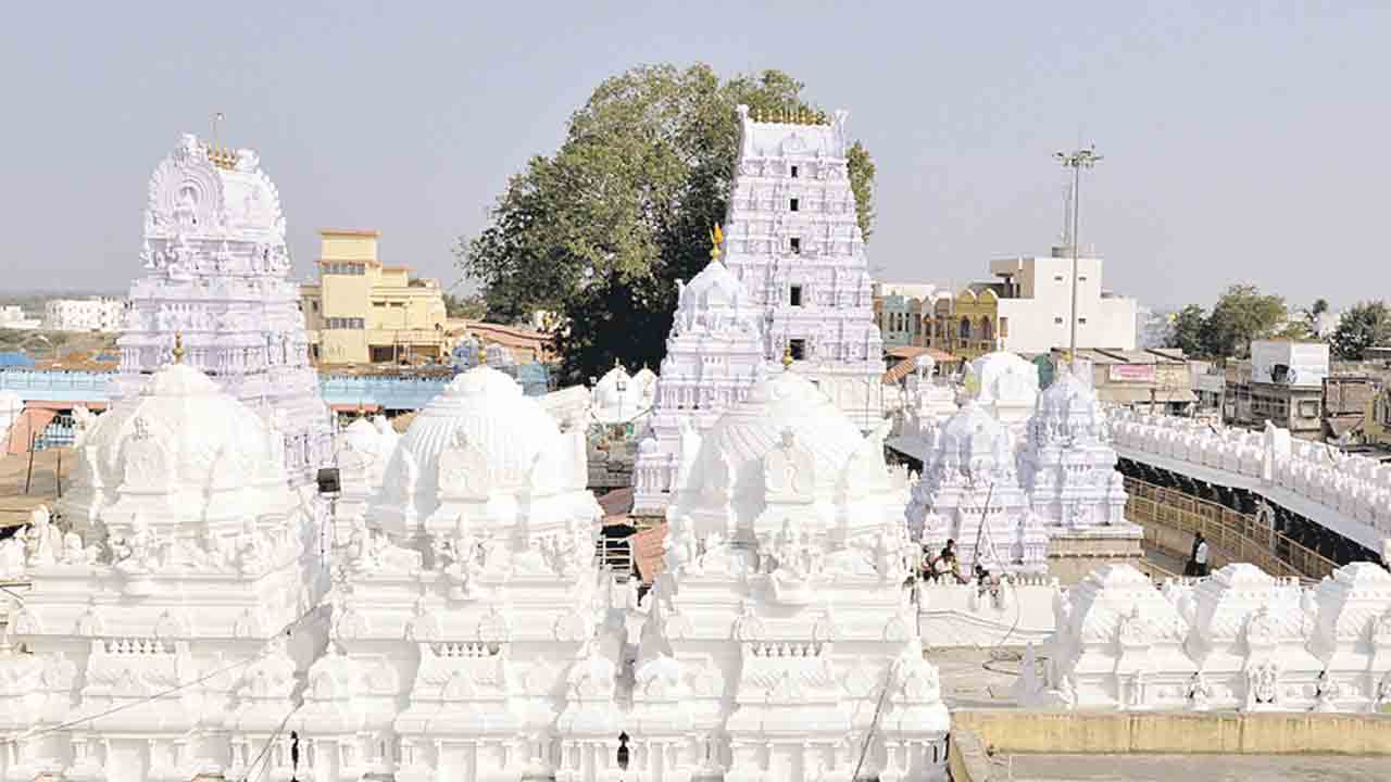 వాడిన పూలతో సుగంధద్రవ్యాలు
