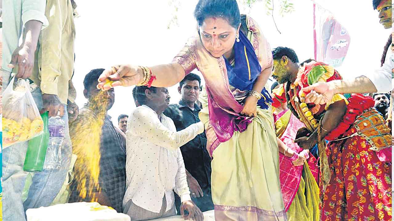 పాల్గొన్న ప్రజాప్రతినిధులు