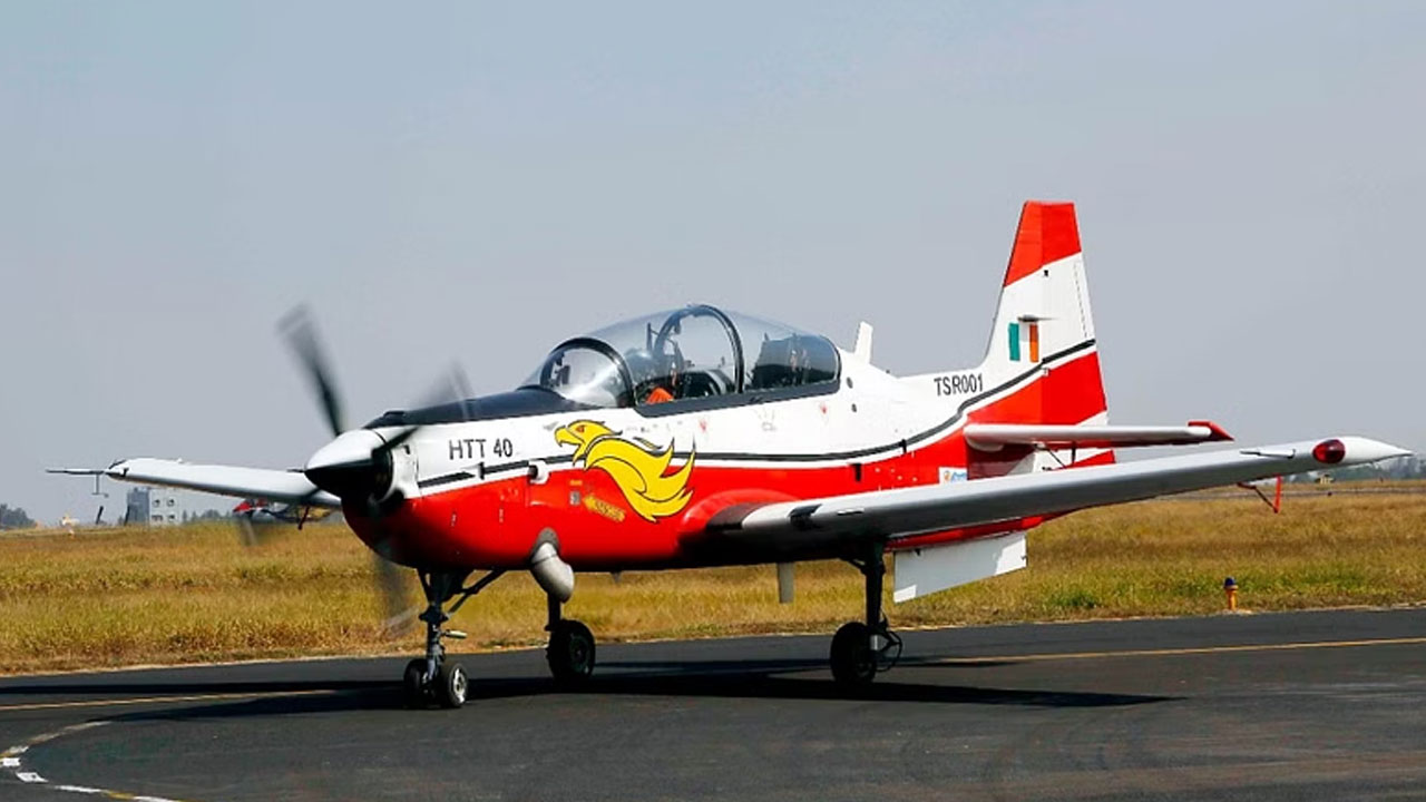 Kiran Aircraft: కర్నాటకలో కూలిన కిరణ్ శిక్షణ విమానం