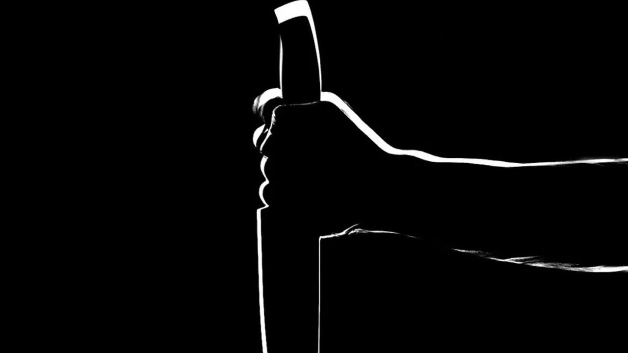 Attack on friend | మద్యానికి రూ.100 ఇవ్వలేదని స్నేహితుడిపై కత్తితో దాడి